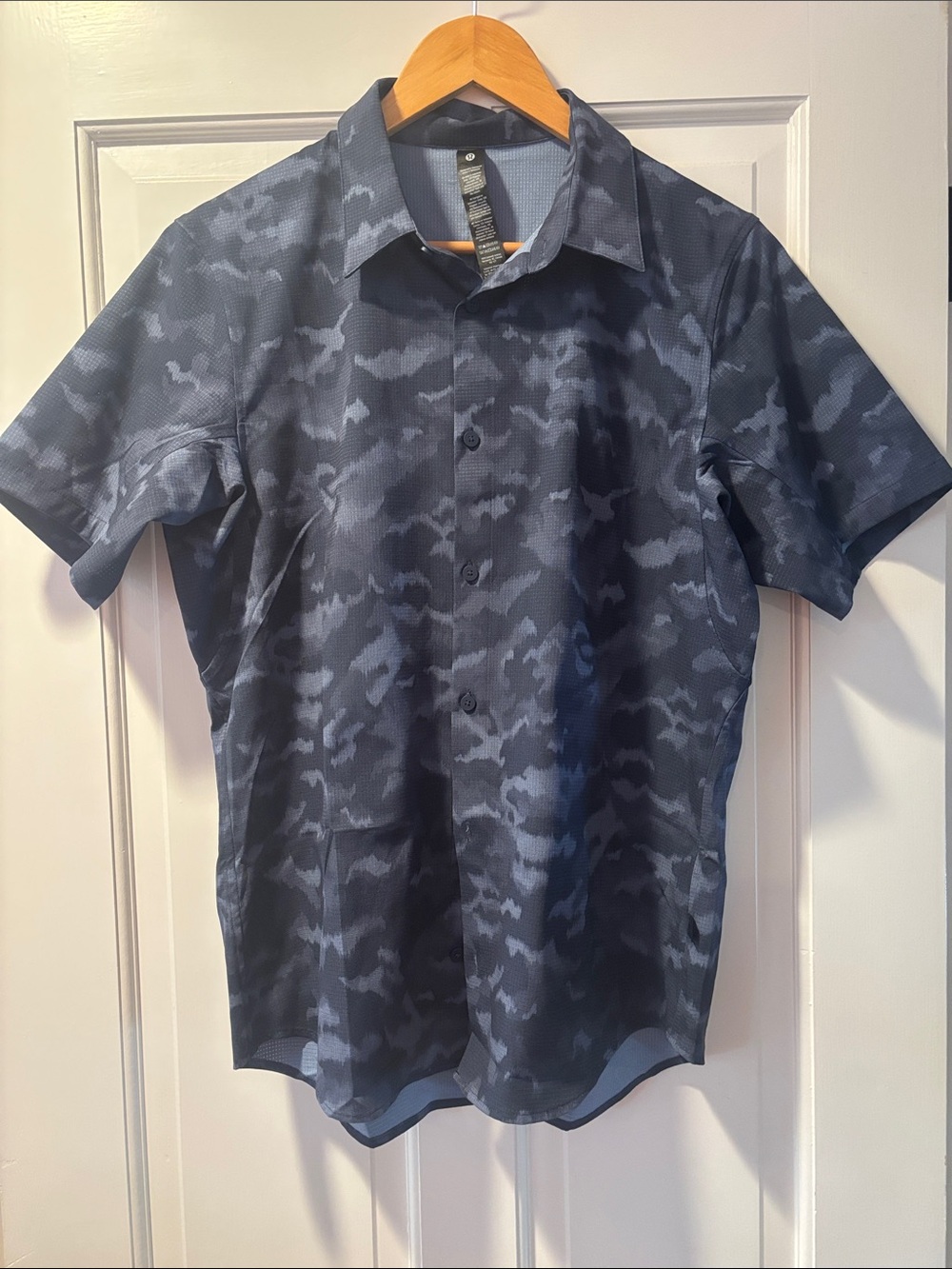 lululemon | Men's airing easy short sleeve shirt in blue camo